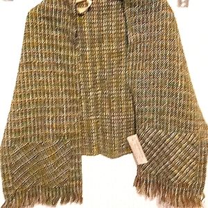 Beautiful New Porterhouse  Shawl with lined pockets. Made in Ireland